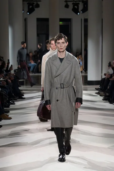 Look 47